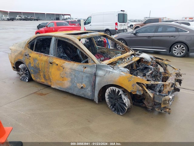 2018 4T1B11HK7JU671043 main image