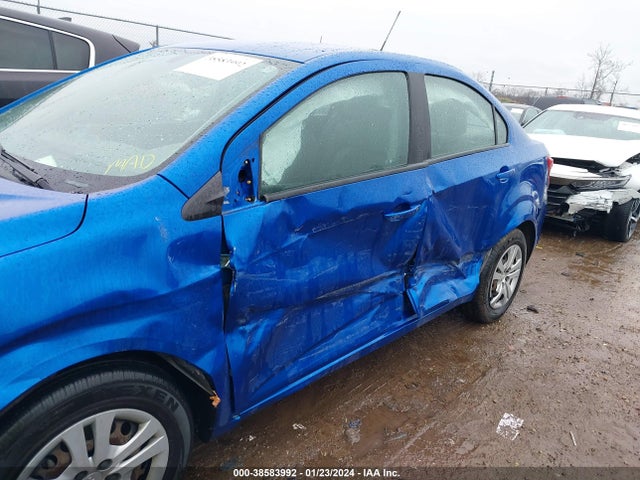 Chevrolet Sonic Ls Auto 2017 1G1JB5SH4H4152908 Image 6