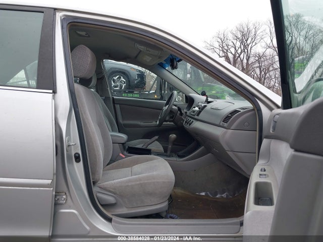 2002 TOYOTA CAMRY LE VIN: 4T1BE32K02U616542