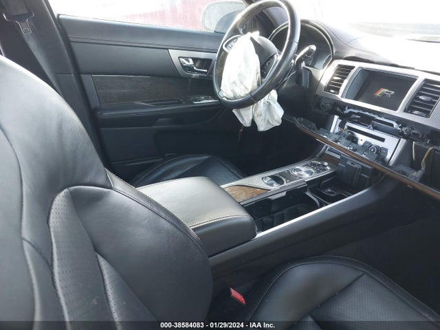 2013 JAGUAR XF SAJWA8JC7DMS79929 Photo 4