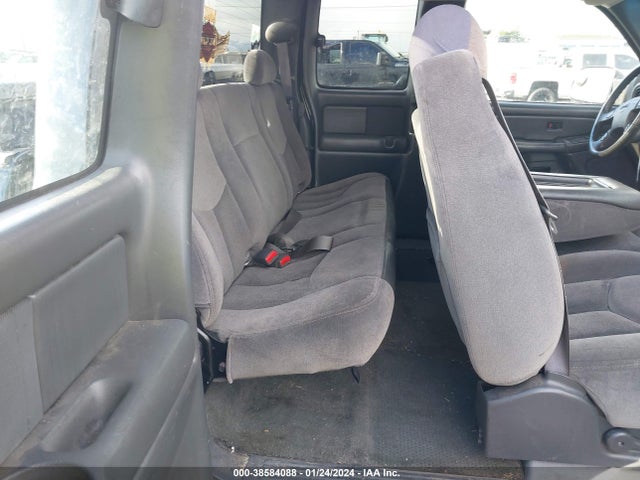 2005 GMC SIERRA 2500HD SLE VIN: 1GTHK29UX5E103757