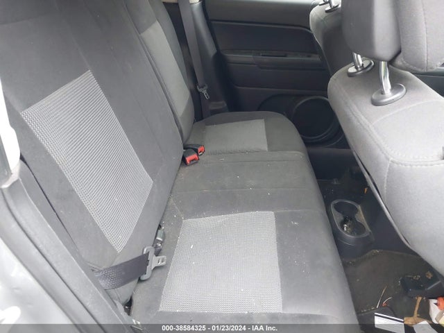 1C4NJRBB4HD208537 Jeep Patriot Sport 4x4