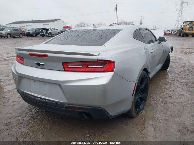 Chevrolet Camaro 2lt 2018 1G1FD1RS7J0119585 Image 4