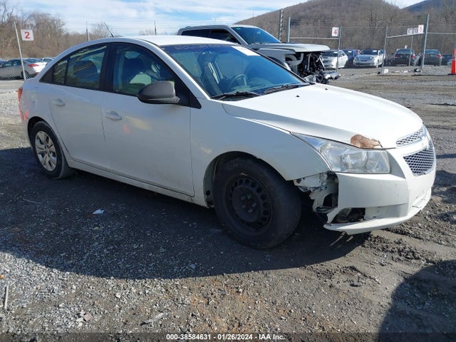 2014 1G1PA5SH3E7381166 main image