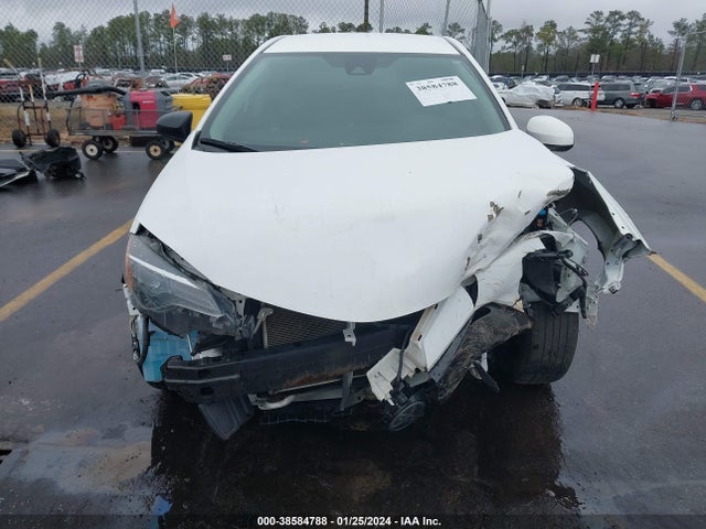 2018 TOYOTA COROLLA LE VIN: 2T1BURHE2JC086324