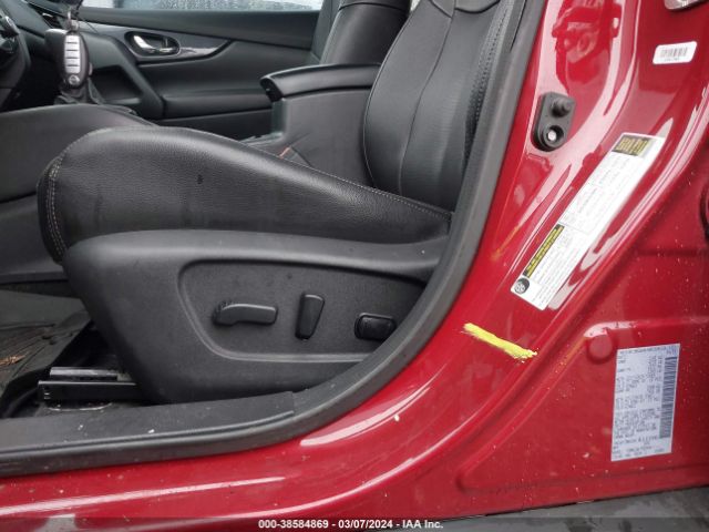 5N1AT2MV2KC813396 Nissan Rogue Sl