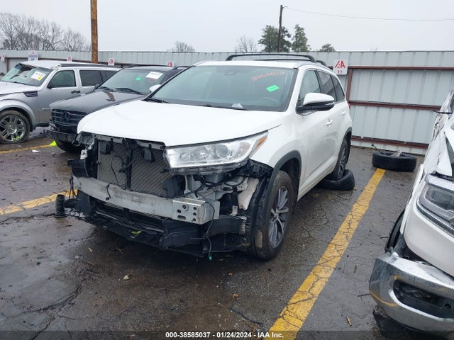 Toyota Highlander Xle 2018 5TDJZRFH9JS828669 Image 2
