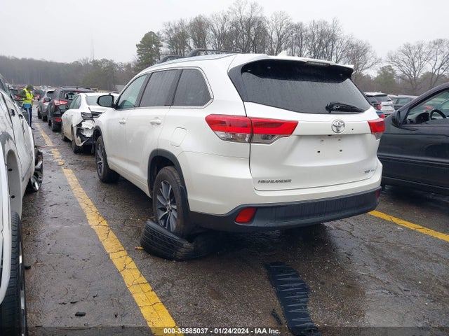 Toyota Highlander Xle 2018 5TDJZRFH9JS828669 Image 3