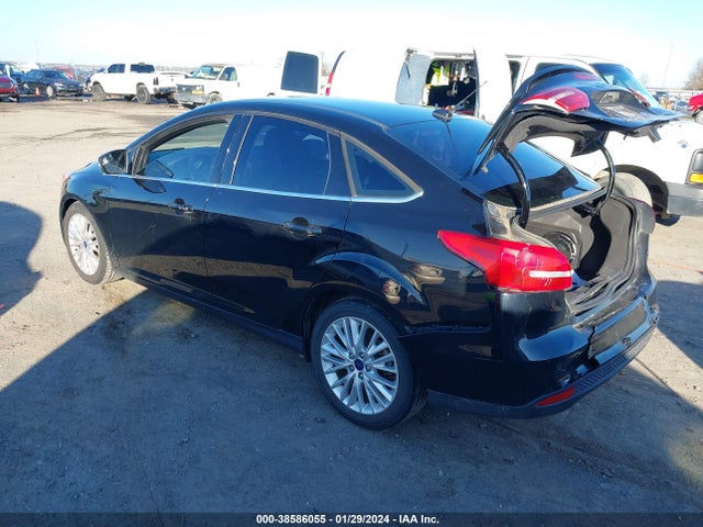 Ford Focus Titanium 2018 1FADP3J2XJL314212 Image 3
