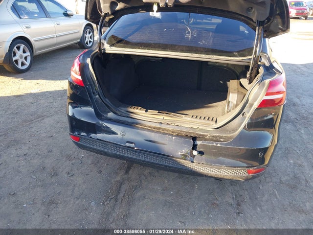 Ford Focus Titanium 2018 1FADP3J2XJL314212 Image 6