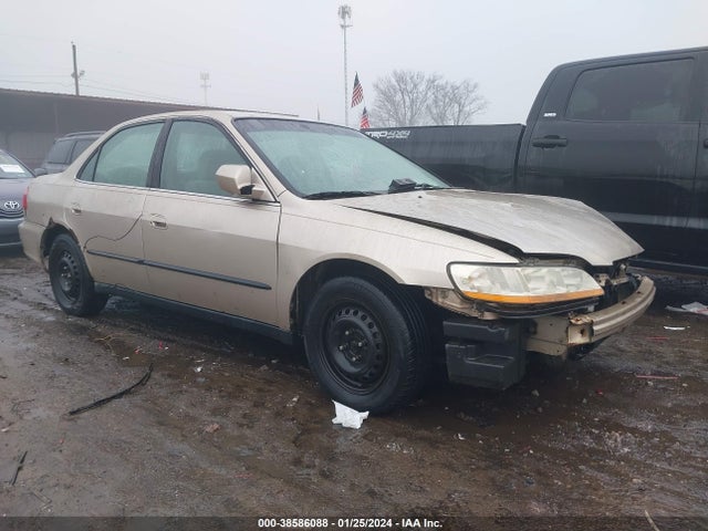 2000 HONDA ACCORD 2.3 LX VIN: 1HGCG5646YA023726