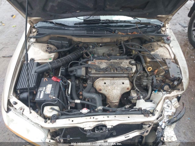 2000 HONDA ACCORD 2.3 LX VIN: 1HGCG5646YA023726