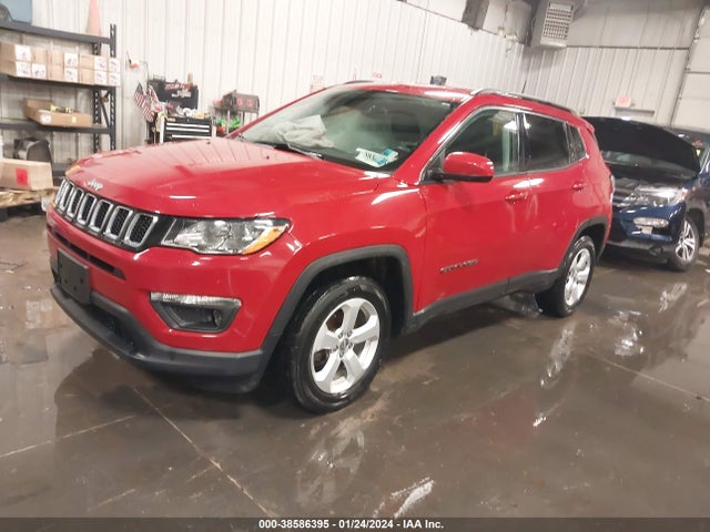 Jeep Compass Latitude 2018 3C4NJDBB0JT167889 Image 2