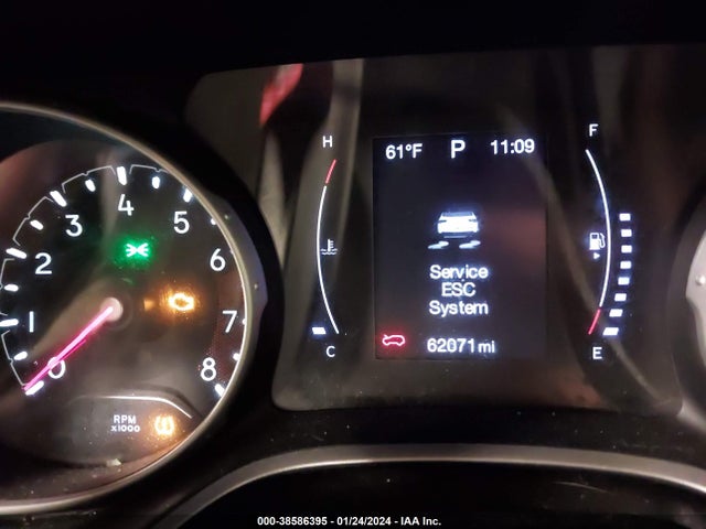 Jeep Compass Latitude 2018 3C4NJDBB0JT167889 Image 7