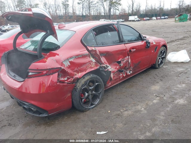 ZARFAEAV0J7574546 Alfa Romeo Giulia Quadrifoglio Rwd