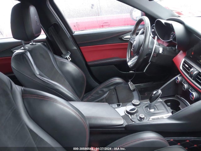 ZARFAEAV0J7574546 Alfa Romeo Giulia Quadrifoglio Rwd