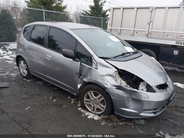 2010 HONDA FIT VIN: JHMGE8H2XAS012911