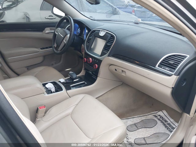 Chrysler 300 2014 2C3CCAAG2EH157316 Image 5