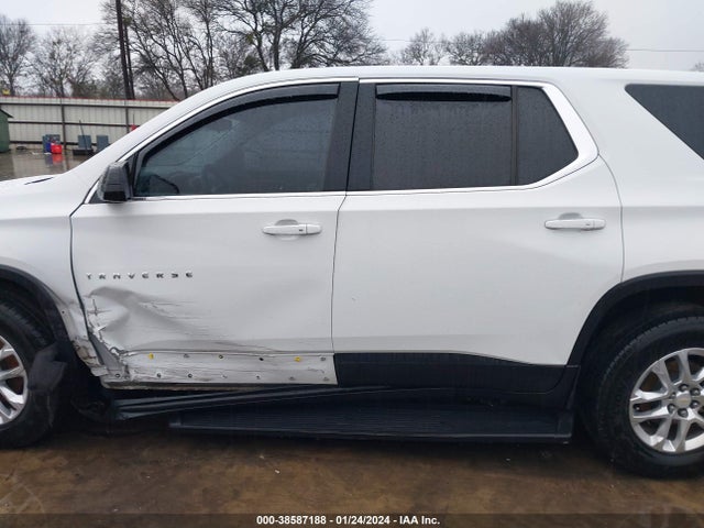 Chevrolet Traverse Ls 2018 1GNERFKW9JJ283176 Image 14