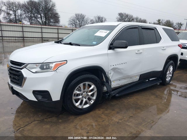 Chevrolet Traverse Ls 2018 1GNERFKW9JJ283176 Image 2
