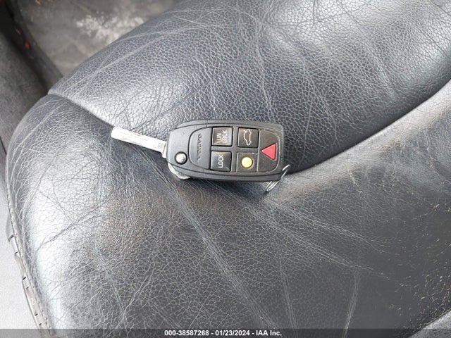 2006 VOLVO S60 2.5T VIN: YV1RS592962554647