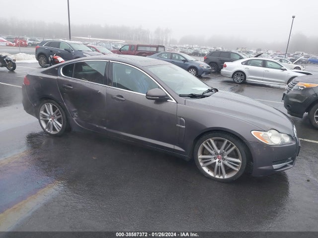 2010 JAGUAR XF SAJWA0HE5AMR70297 Photo 0