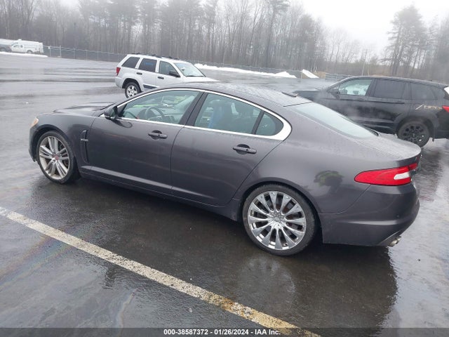 2010 JAGUAR XF SAJWA0HE5AMR70297 Photo 2