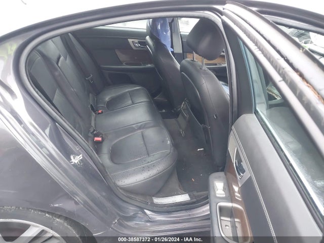 2010 JAGUAR XF SAJWA0HE5AMR70297 Photo 7