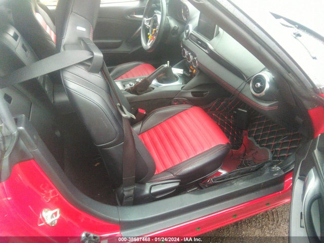 Fiat 124 Spider Abarth 2018 JC1NFAEK3J0135895 Image 5