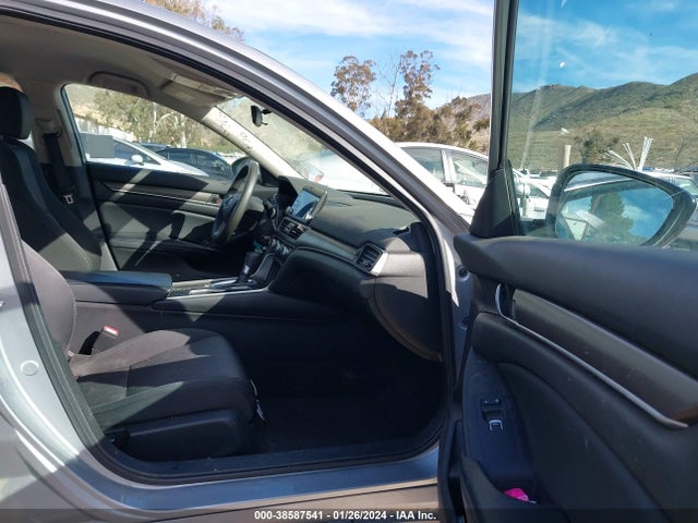 Honda ACCORD LX 2018 1HGCV1F16JA040830 Image 5