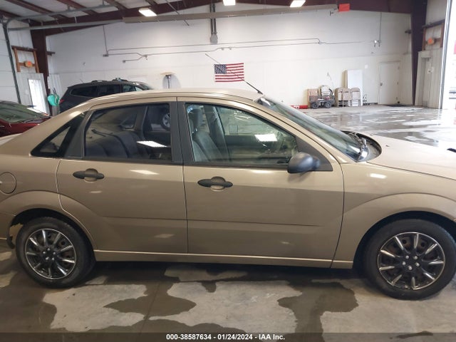 2005 FORD FOCUS ZX4 VIN: 1FAFP34N85W262128