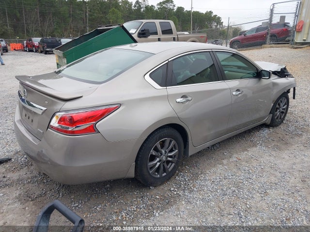Nissan Altima 2.5 S 2015 1N4AL3AP6FN896363 Image 4