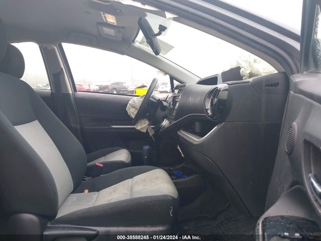 Toyota Prius C Two 2016 JTDKDTB38G1132739 Image 5