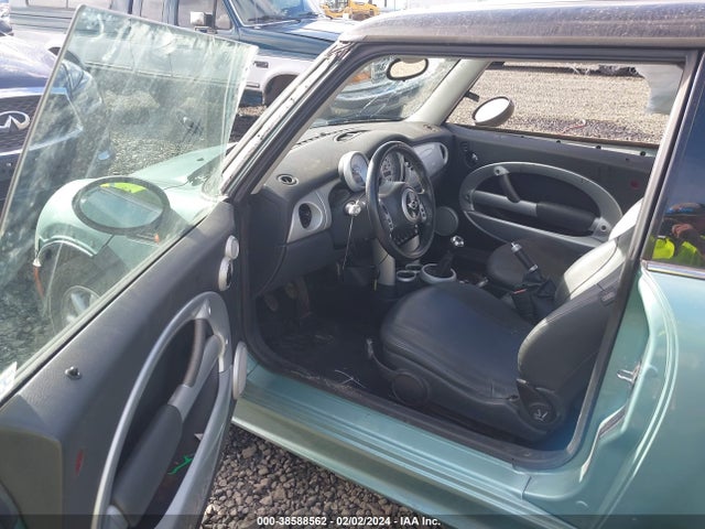 2003 MINI COOPER HARDTOP WMWRC33423TC39096 Photo 4