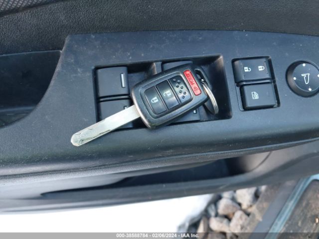 2HKRM4H37EH725722 Honda CR-V LX