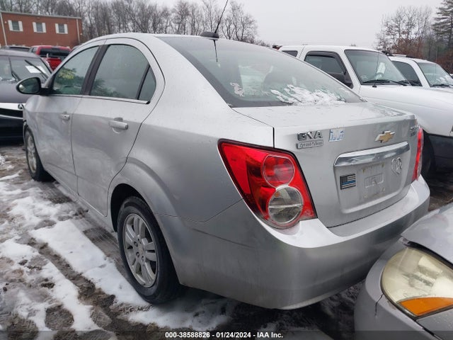 Chevrolet SONIC LT 2015 1G1JC5SH8F4219407 Image 3