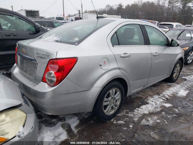 Chevrolet SONIC LT 2015 1G1JC5SH8F4219407 Image 4