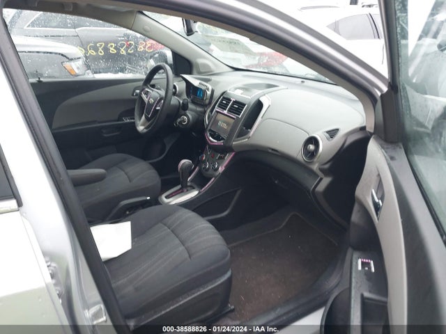 Chevrolet SONIC LT 2015 1G1JC5SH8F4219407 Image 5