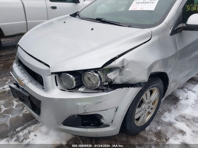 Chevrolet SONIC LT 2015 1G1JC5SH8F4219407 Image 6