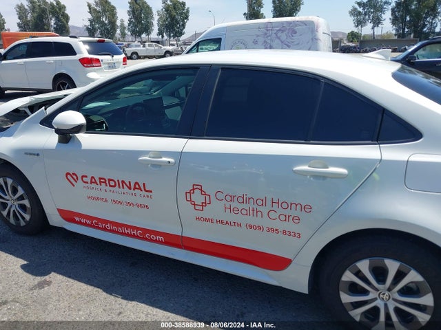 Toyota Corolla Hybrid Le 2021 JTDEAMDE8MJ025230 Image 14