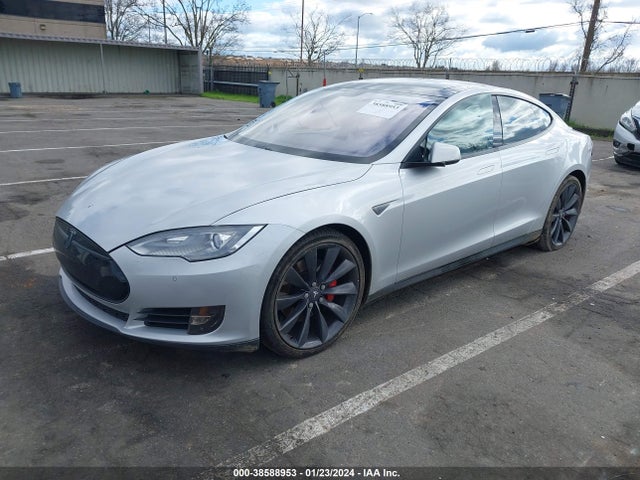 5YJSA1H17EFP50304 Tesla Model S P85
