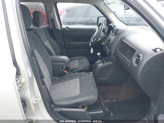 2014 JEEP PATRIOT LATITUDE VIN: 1C4NJPFA5ED559331