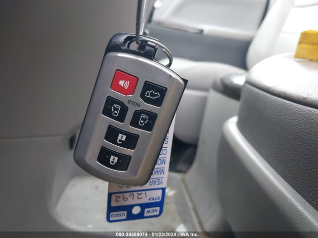Toyota SIENNA XLE 2020 5TDYZ3DCXLS035838 Image 11