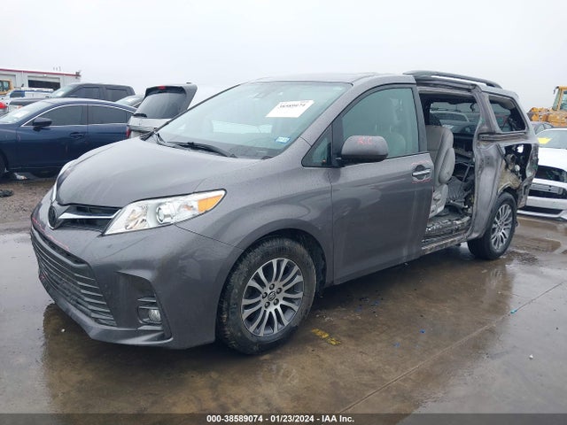 Toyota SIENNA XLE 2020 5TDYZ3DCXLS035838 Image 2