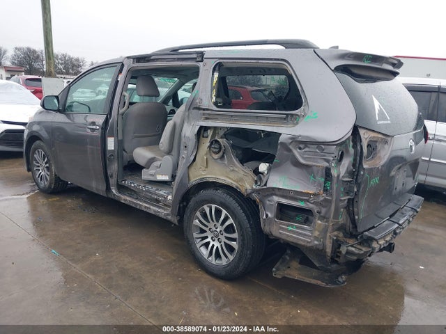 Toyota SIENNA XLE 2020 5TDYZ3DCXLS035838 Image 3