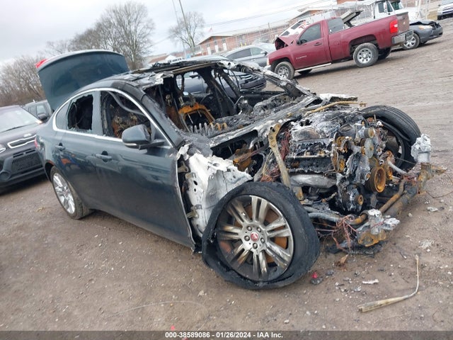2016 JAGUAR XF SAJBJ4BV7GCY19278 Photo 0