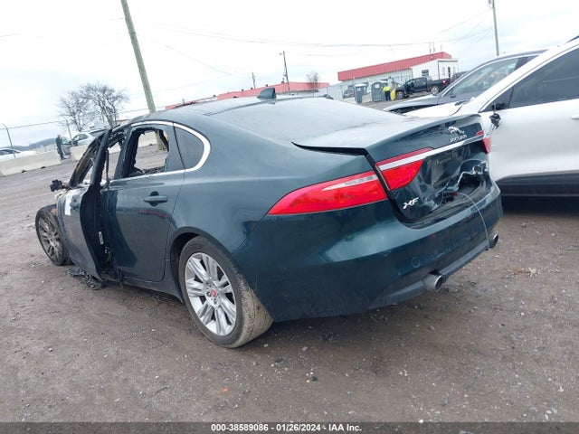 2016 JAGUAR XF SAJBJ4BV7GCY19278 Photo 2