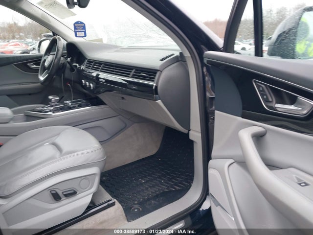 WA1LAAF79JD008638 Audi Q7 3.0t Premium