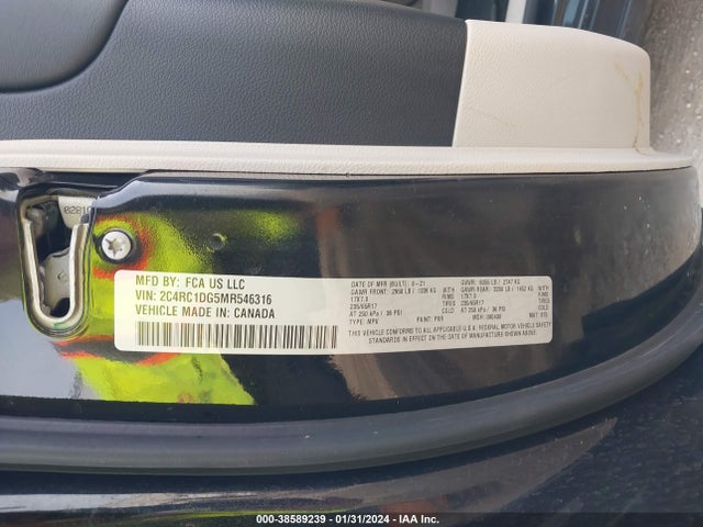 2C4RC1DG5MR546316 Chrysler Voyager Lxi