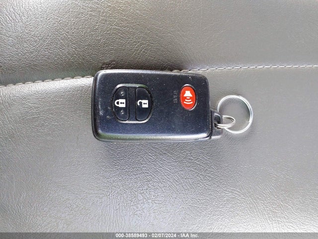 Toyota Prius Two 2015 JTDKN3DU6F0427345 Image 11